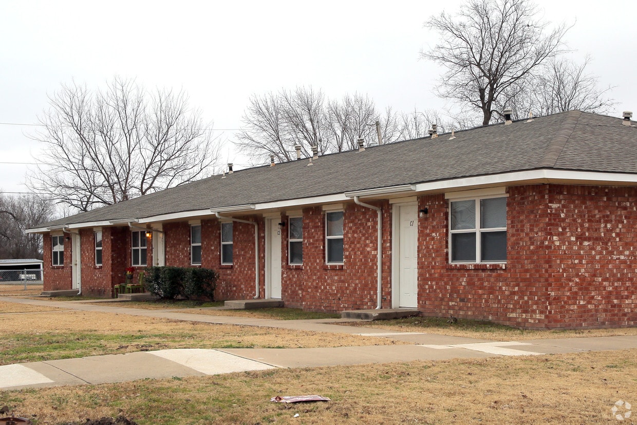 Building Photo - Lilac Road