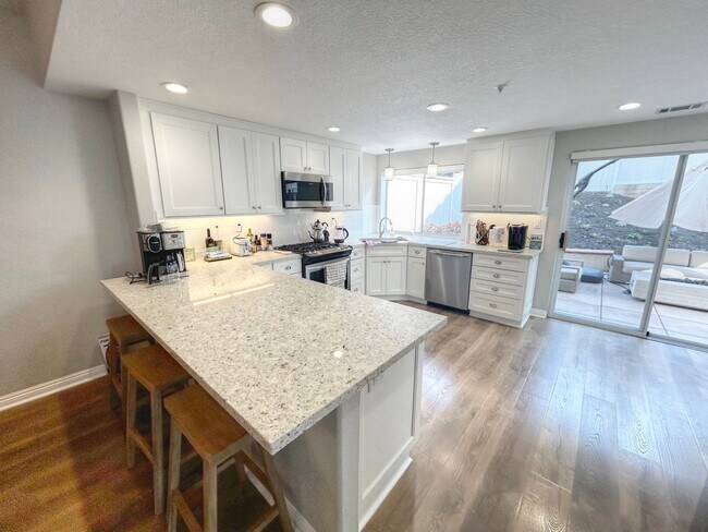 Building Photo - Fully Furnished 3 bedroom, 2.5 bath Condo in Rancho San Clemente