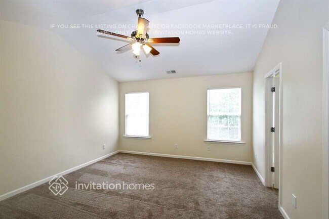 Foto del edificio - 17322 Grand Central Way