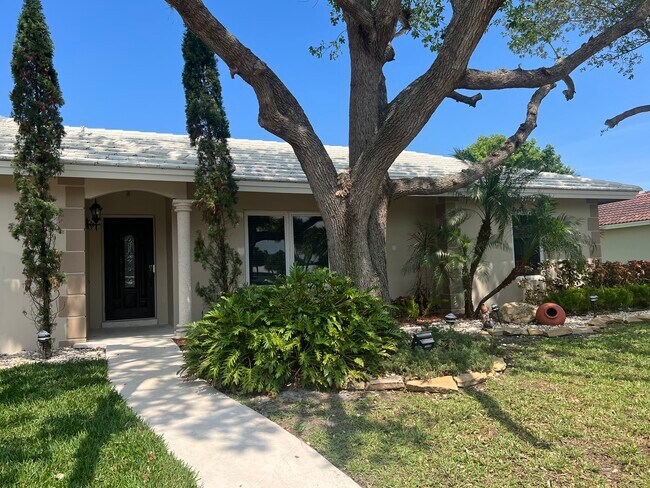 Building Photo - 1250 SW 15th Ave