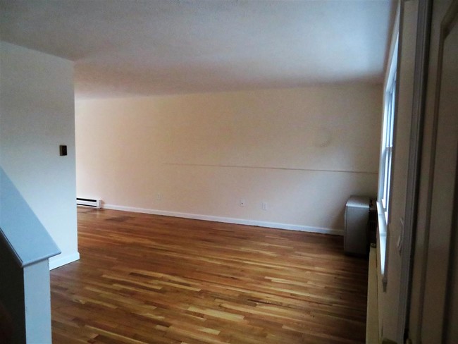 Foto del edificio - 9 Gibbons Ln