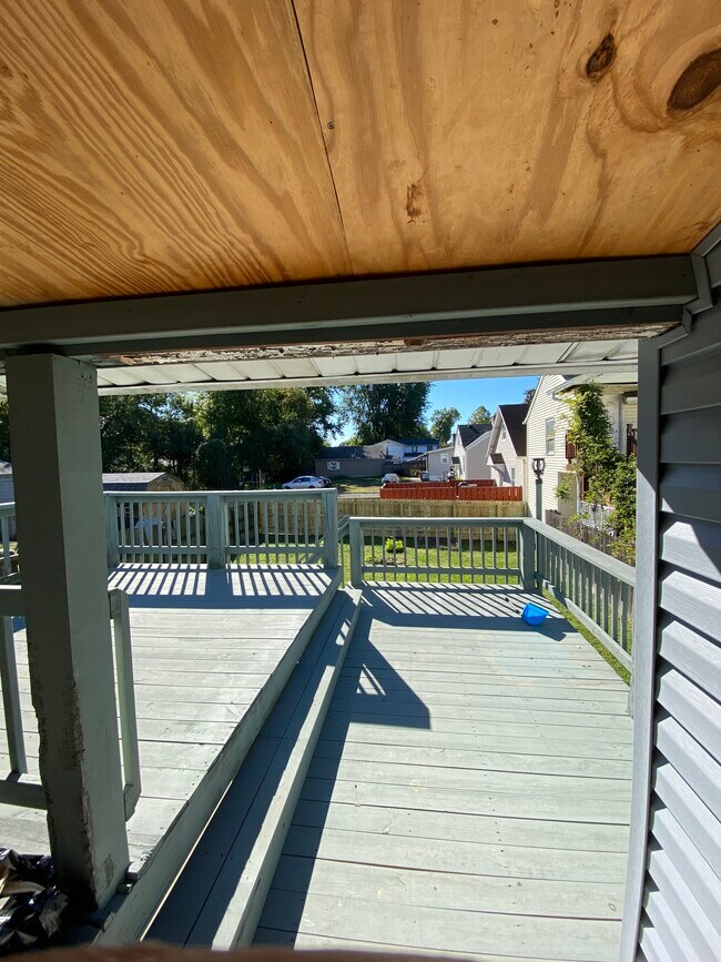 Building Photo - 4012 Henderson Ave