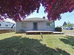 Building Photo - 1098 SW 14th Ave