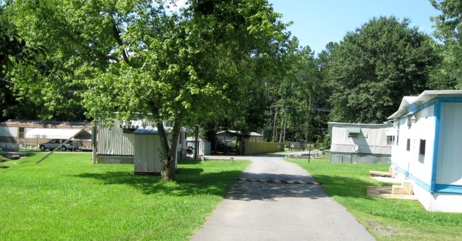 Building Photo - Lone Pine Place Mobile Home Park