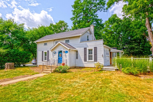 Building Photo - 5071 Plymouth Rd