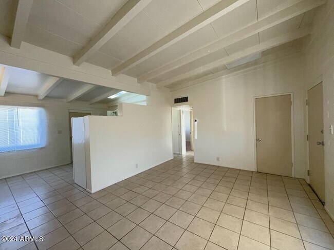 Foto del edificio - 1800 E Fry Blvd