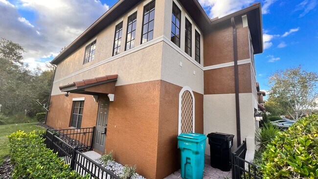 Building Photo - BEAUTIFUL 3 Bedrooms and 2.5 Bathrooms in ...