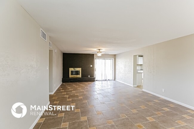 Building Photo - 8420 N 38th Dr