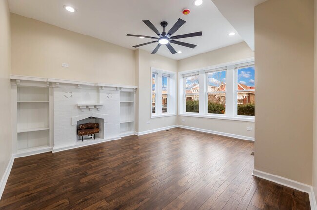 Foto del edificio - 8327 S Crandon Ave