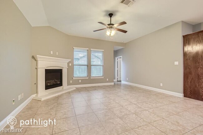 Foto del edificio - 5 br, 2 bath House - 540 Hunt Farms Road UNIT
