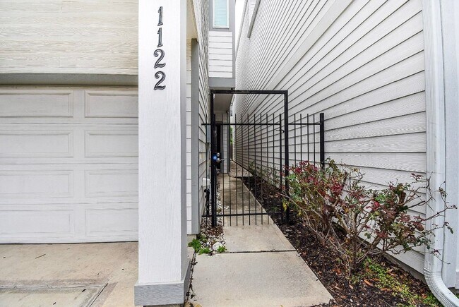 Foto del edificio - 1122 Live Oak St