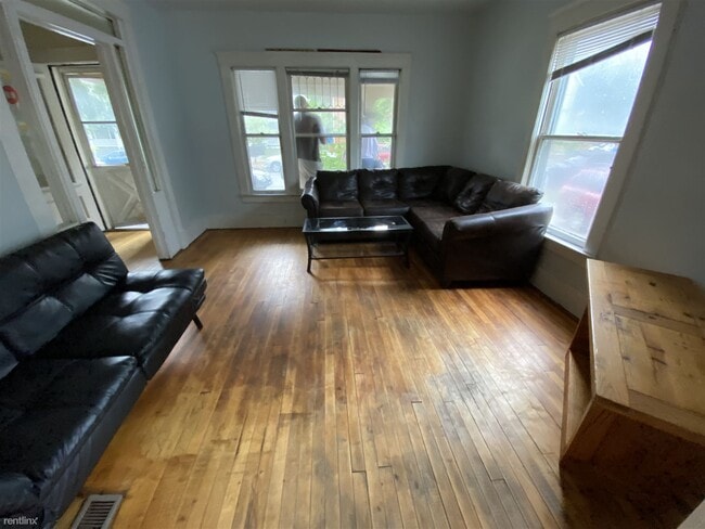 Building Photo - 6 br, 2 bath House - 510 Benjamin St