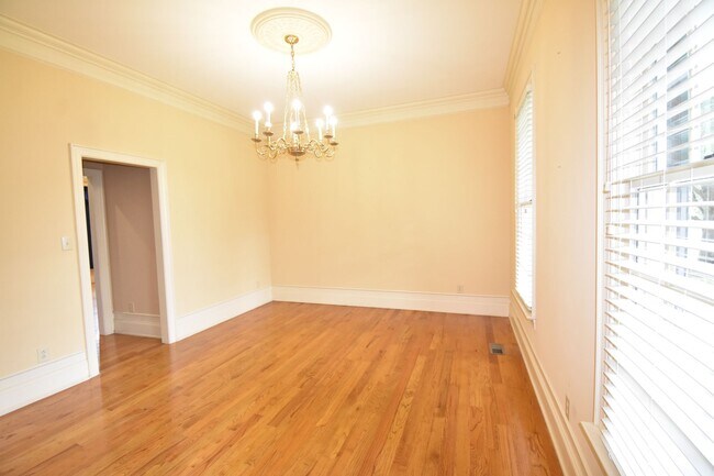 Building Photo - 4 Bedroom and 2 Bath Home- Baywood Subdivi...
