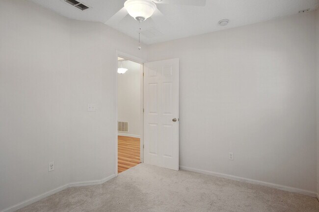 Foto del edificio - 1200 Woodchurch Ln