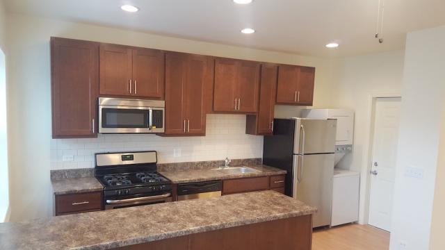 Building Photo - 2 bedroom in Chicago IL 60625