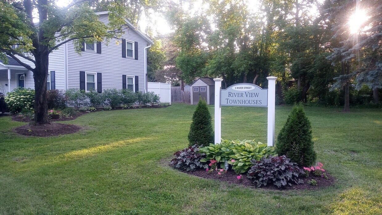 3 River St, Essex, VT 05452 Townhouse for Rent in Essex, VT