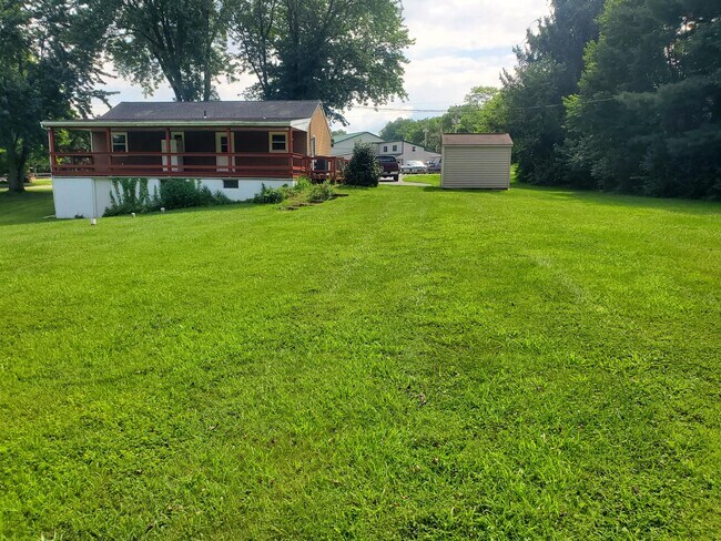 Building Photo - 570 Guldin Rd