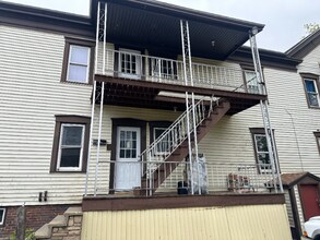 Building Photo - 8 Prescott St