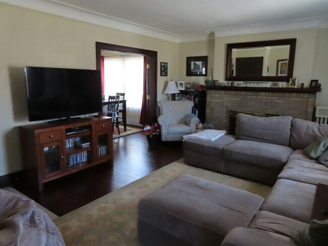 Foto del edificio - 1157 Beaconsfield Ave