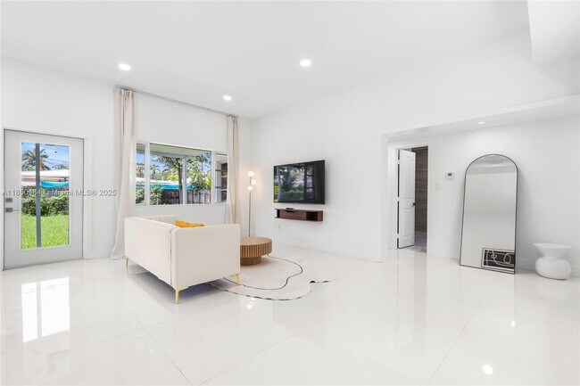 Foto del edificio - 1581 Normandy Dr