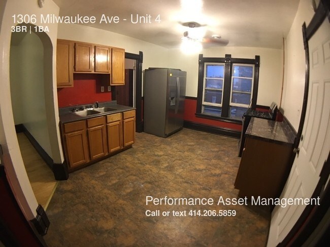 Building Photo - 1306 Milwaukee Ave