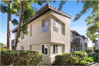 Building Photo - 70 Corniche Dr