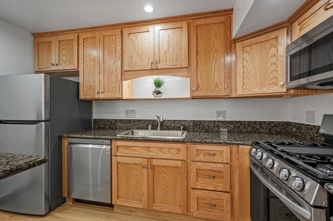 Kitchen - 271 S Church Ln