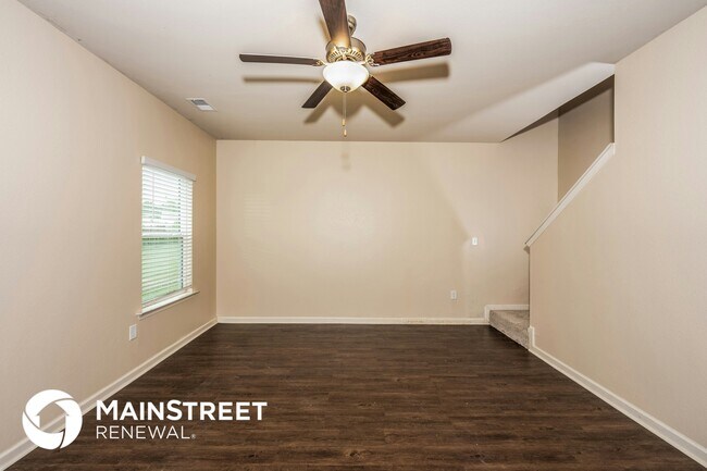 Building Photo - 555 Clover Cir