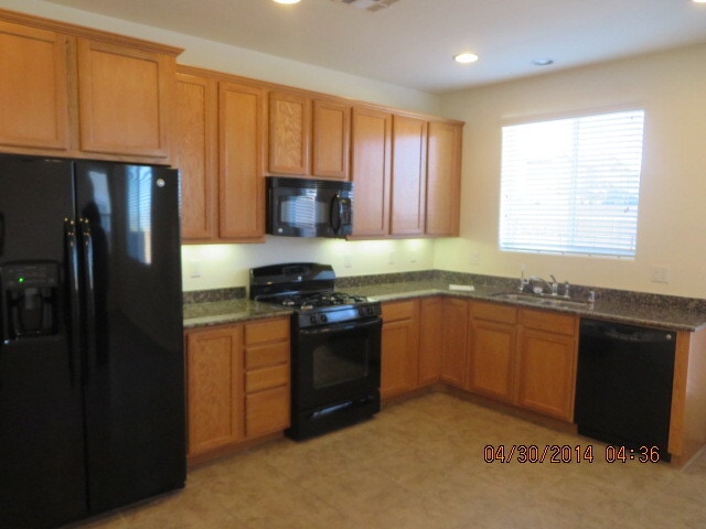 Building Photo - 3 Bedroom, 2.5 Bath Two Story Home Located...