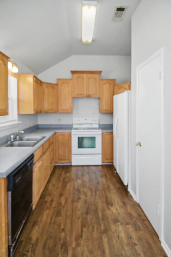 Foto del edificio - 1502 Cedar Ln