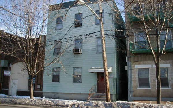 Building Photo - 94 Jackson St