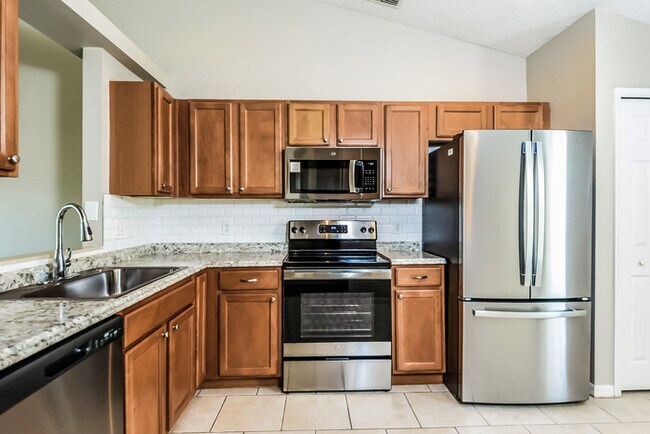 Foto del edificio - 3136 Benson Park Blvd
