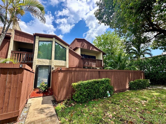 Foto del edificio - 7034 SW 114th Pl