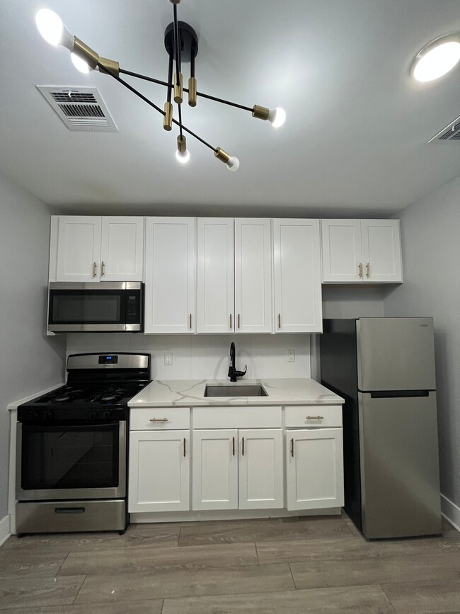 Building Photo - 26 Yale Ave