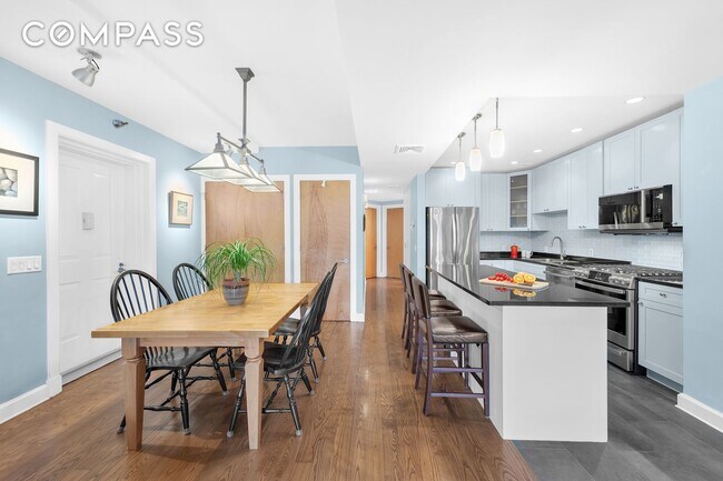 Building Photo - 316 2nd St