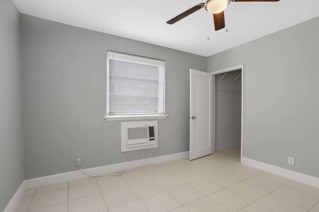 Foto del edificio - 3801 S Olive Ave