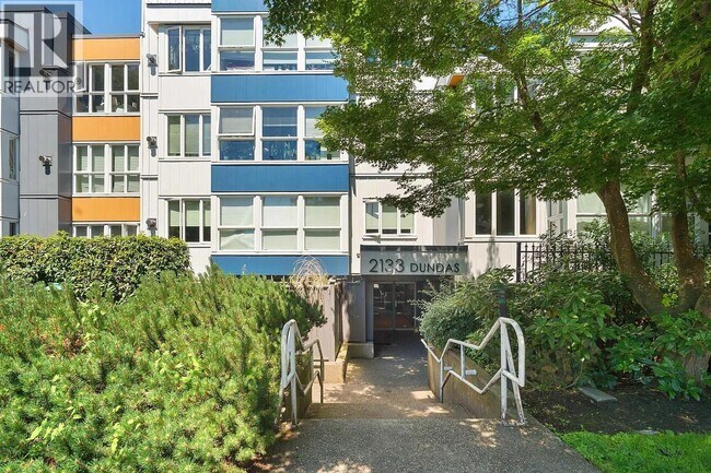 Photo du bâtiment - 2133 Dundas St