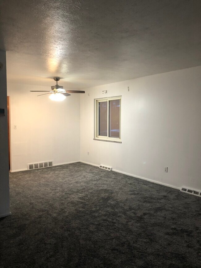 Building Photo - 6126 W 130th St