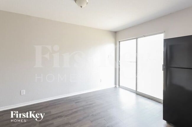 Building Photo - 7615 Fishers Pth