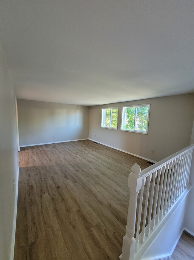 Foto del edificio - 3192 Kingswood Dr