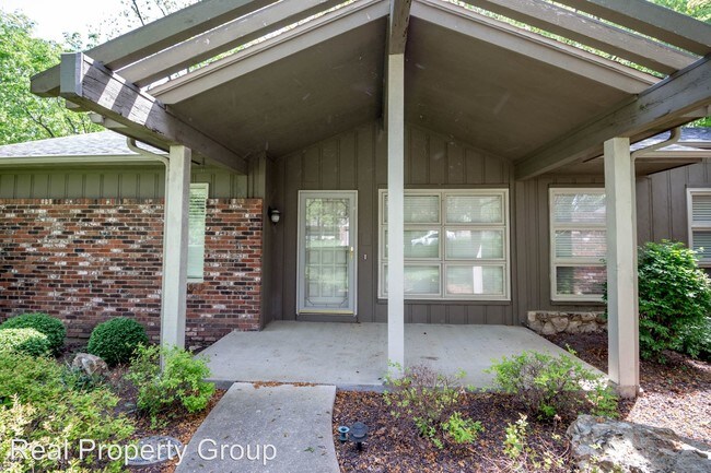 Building Photo - 3 br, 3 bath House - 3208 Woodbine Dr.