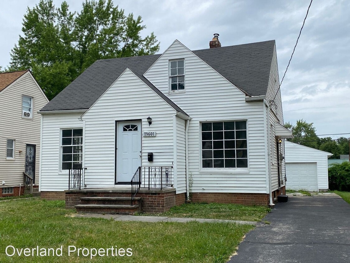 3 br, 1 bath House 19601 Sunset Dr House Rental in Warrensville