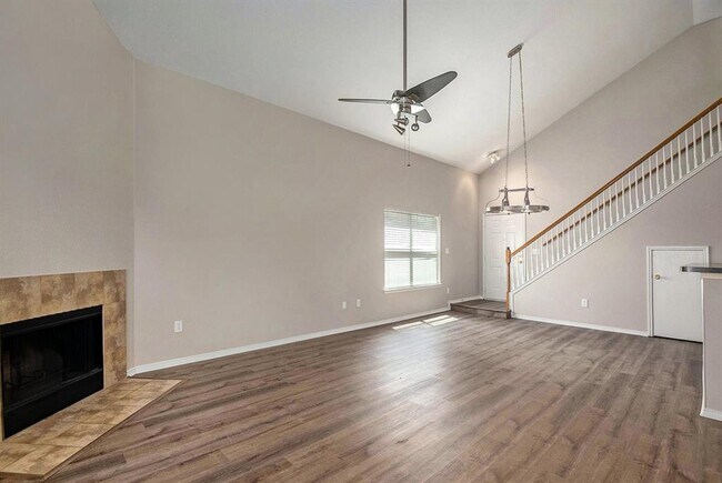 Foto del edificio - 8912 Sunny Hollow Dr