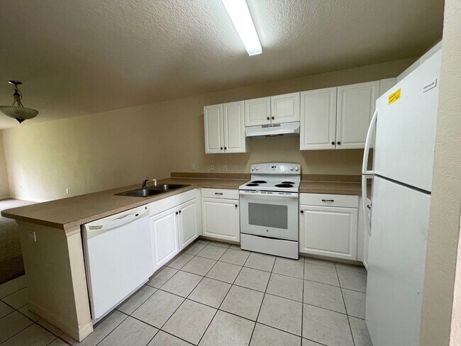 Building Photo - 2 br, 2 bath House - 1001 Fox Lake Drive