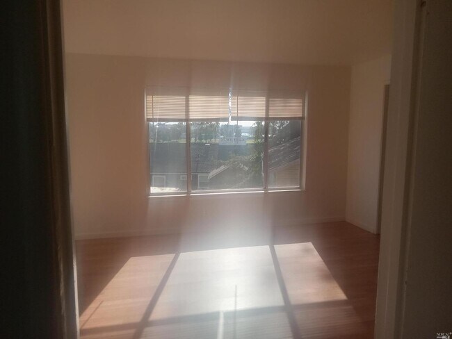 Foto del edificio - 21 B St