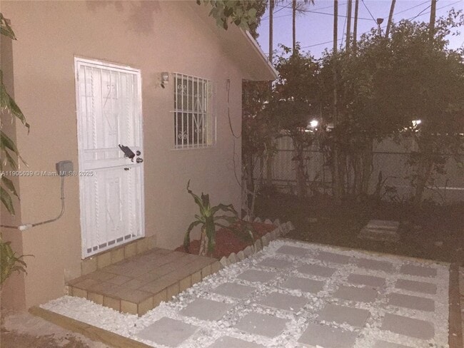 Foto del edificio - 4440 SW 1st St