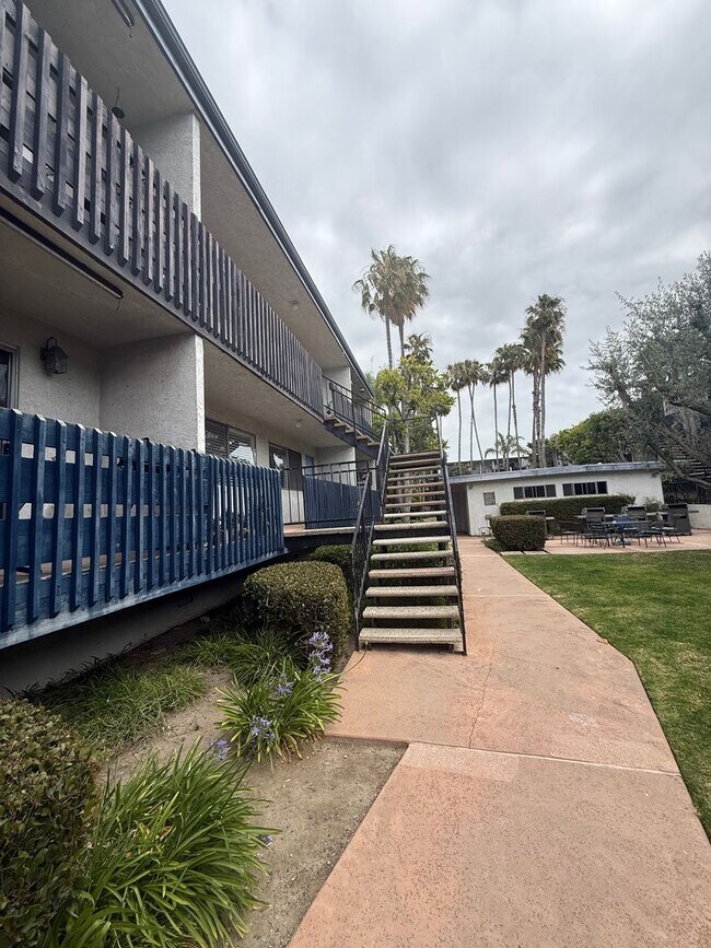 Building Photo - Remodeled 2 Bed, 2 Bath Condo in Quiet Gated Lomita Community