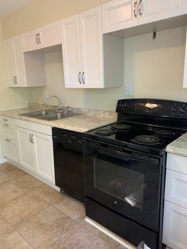 Photo - 102 Apple Ln Townhome