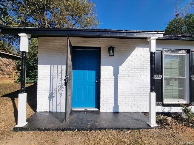 Foto del edificio - 2039 Winona Ave