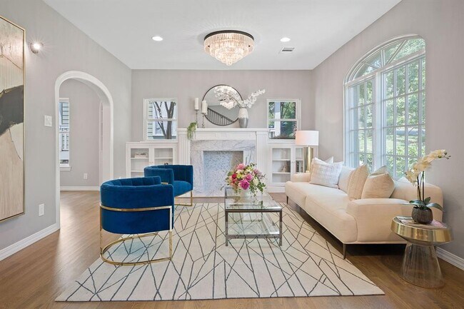 Foto del edificio - 2110 Travis Heights Blvd